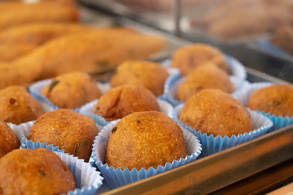 Orgulho de ser caiçara: Bolinhos Serra do Mar participa da Expo Turismo 2024