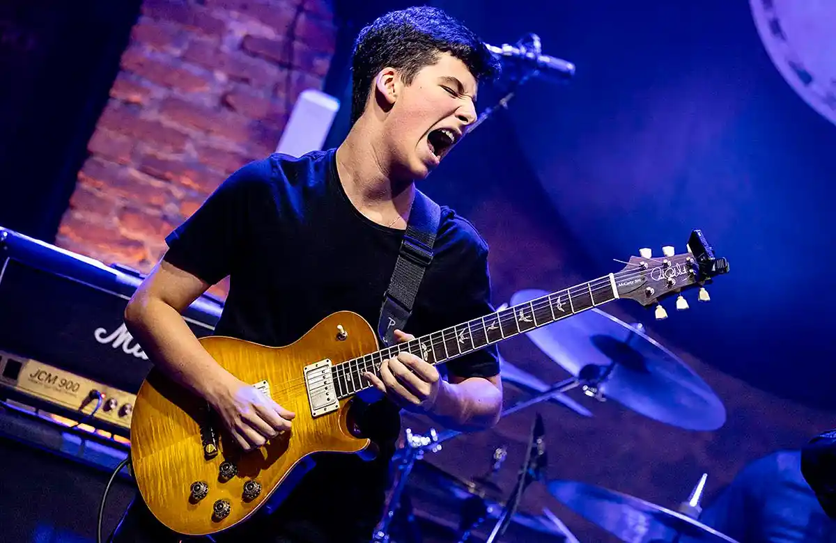 Guitarrista Daniel Fonseca lança vídeo ao vivo de “Revelation” com participação de Leandro Caçoilo, Felipe Andreoli e Alexandre Aposan