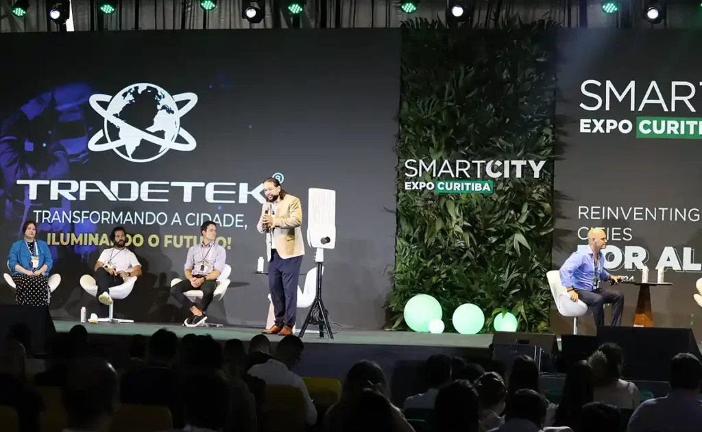 Smart City Expo 2024: iluminação pública como um dos pilares das cidades inteligentes