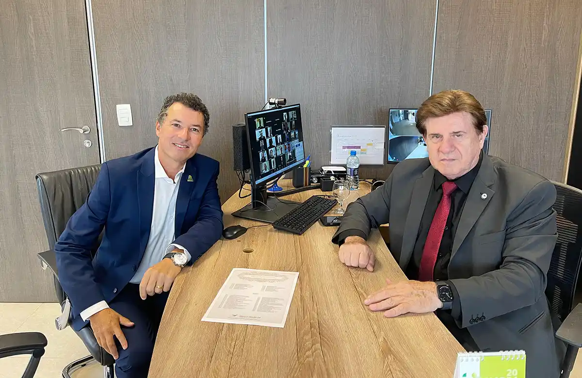 Fundador da JBA Imóveis é homenageado com nome de turma e entrega certificados aos novos corretores de imóveis do PR