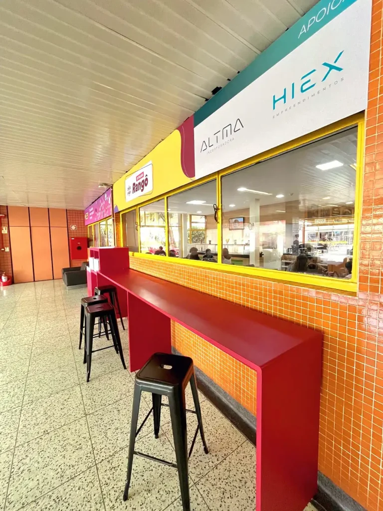 ALTMA apoia projeto da PUCPR que disponibiliza espaços na Universidade para estudantes consumirem suas refeições prontas