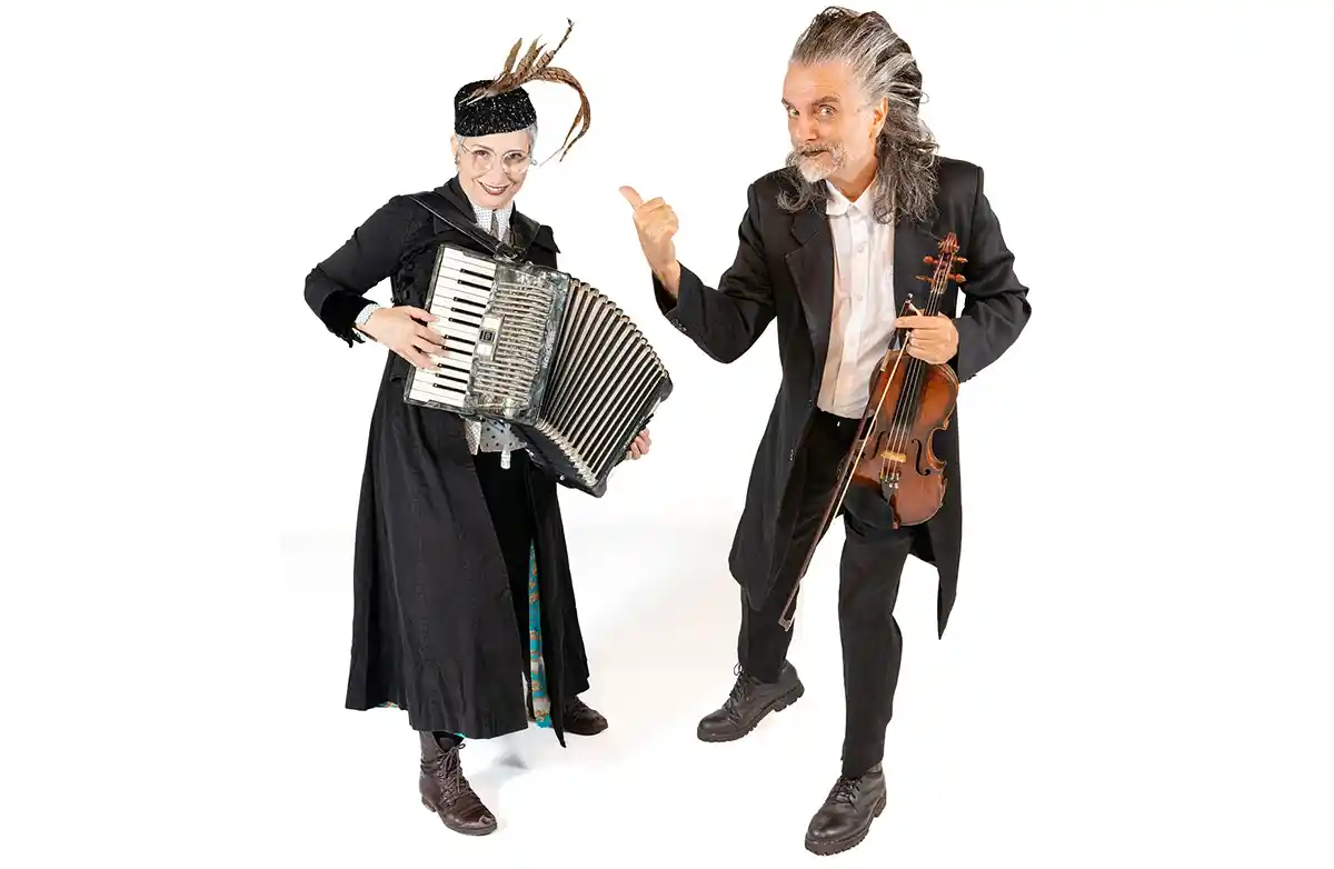 A Sbørnia Kontr’atracka: CAIXA Cultural Curitiba apresenta espetáculo inspirado no universo do musical Tangos e Tragédias