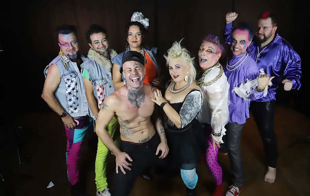 Denorex 80 faz show nesta sexta-feira, em Santa Felicidade, durante Festival de Curitiba