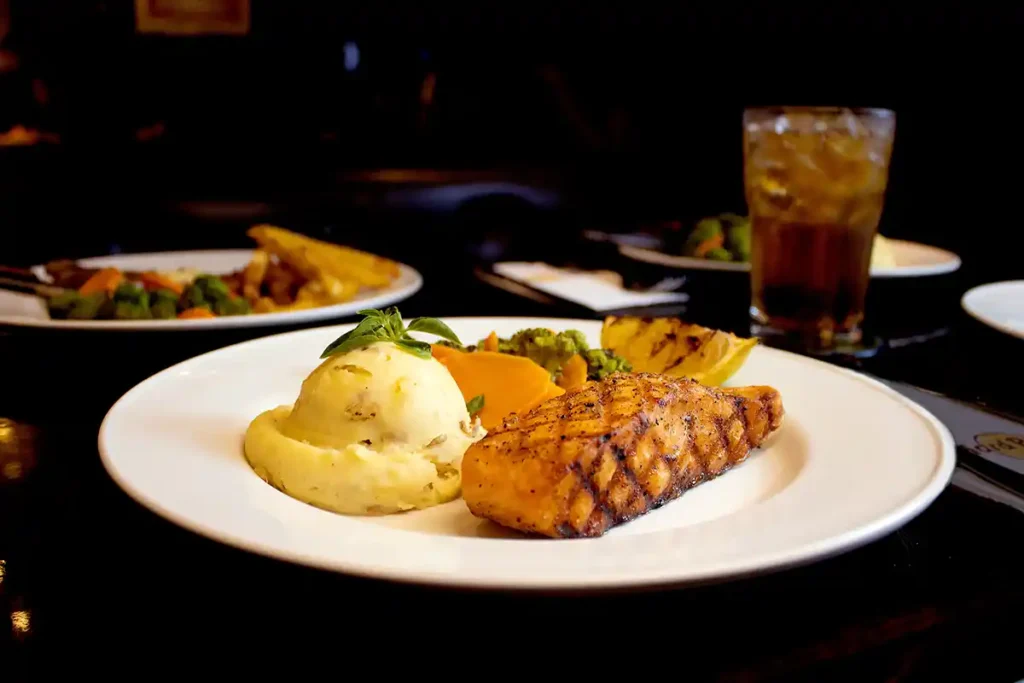 Hard Rock Cafe Curitiba anuncia novidades no cardápio de almoço Hard Rock Cafe Curitiba anuncia novidades no cardápio de almoço