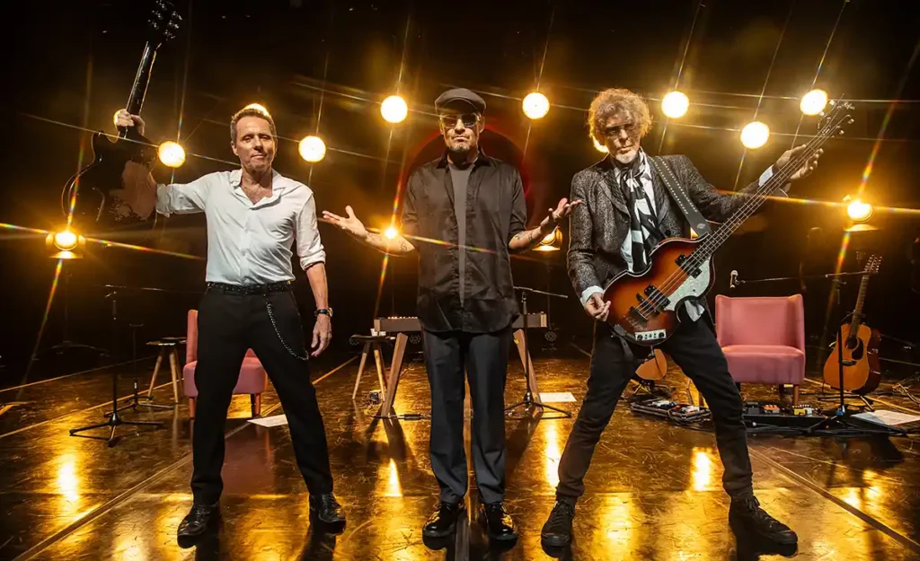 Titãs vem a Curitiba com novo trabalho Titãs vem a Curitiba com novo trabalho