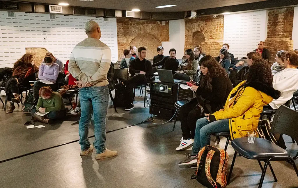 Direitos autorais, inteligência artificial e direção cinematográfica são alguns dos temas das oficinas gratuitas do Olhar de Cinema