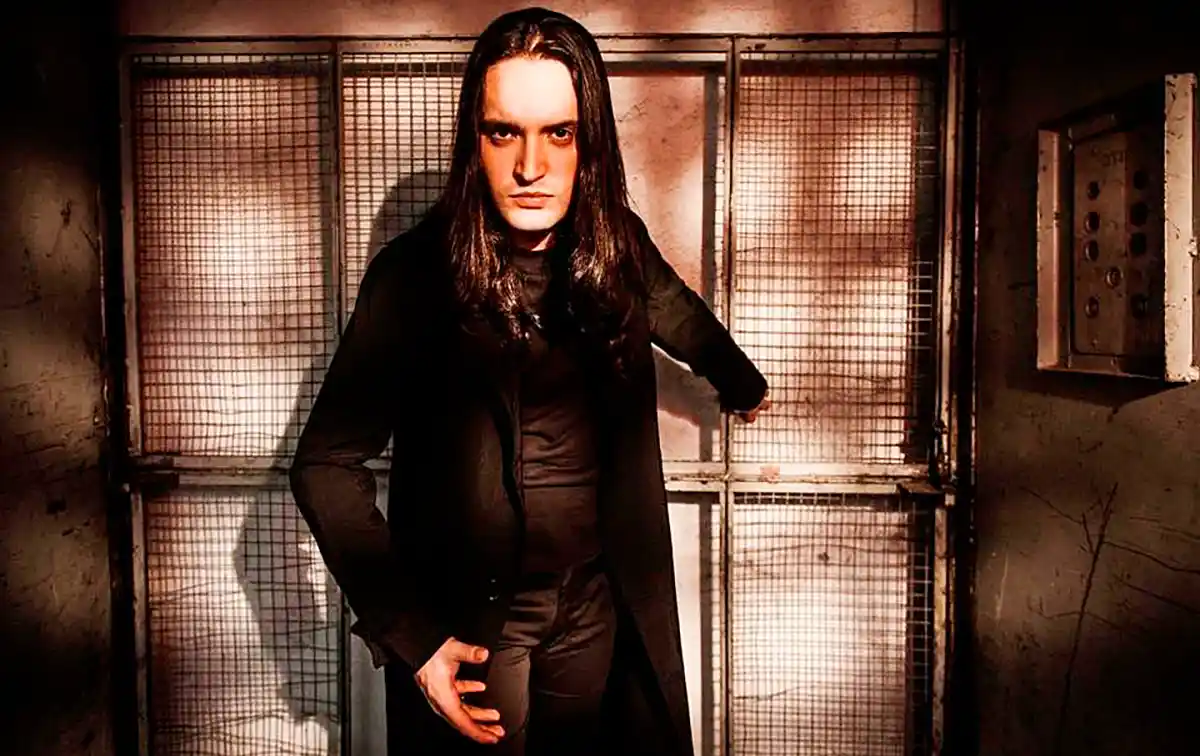 Pedro Campos, a voz do Hangar, anuncia carreira solo e marca turnê pelo Brasil