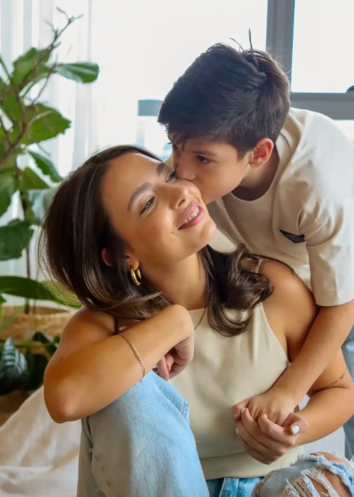 Maternidade e estágio: mães estudantes reúnem histórias de superação e iniciam trajetória no mercado de trabalho Maternidade e estágio: mães estudantes reúnem histórias de superação e iniciam trajetória no mercado de trabalho