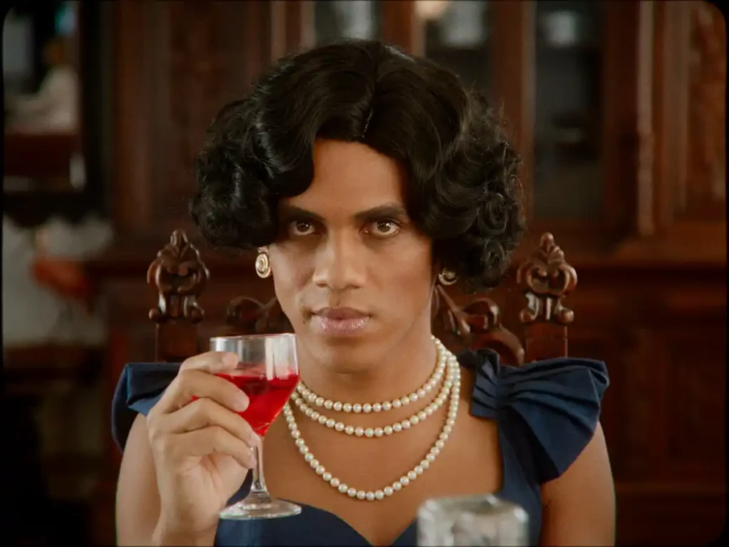 Filme "Casa Izabel" promove oficina de roteiro em Curitiba e debates sobre produção cinematográfica em Maringá Filme "Casa Izabel" promove oficina de roteiro em Curitiba e debates sobre produção cinematográfica em Maringá