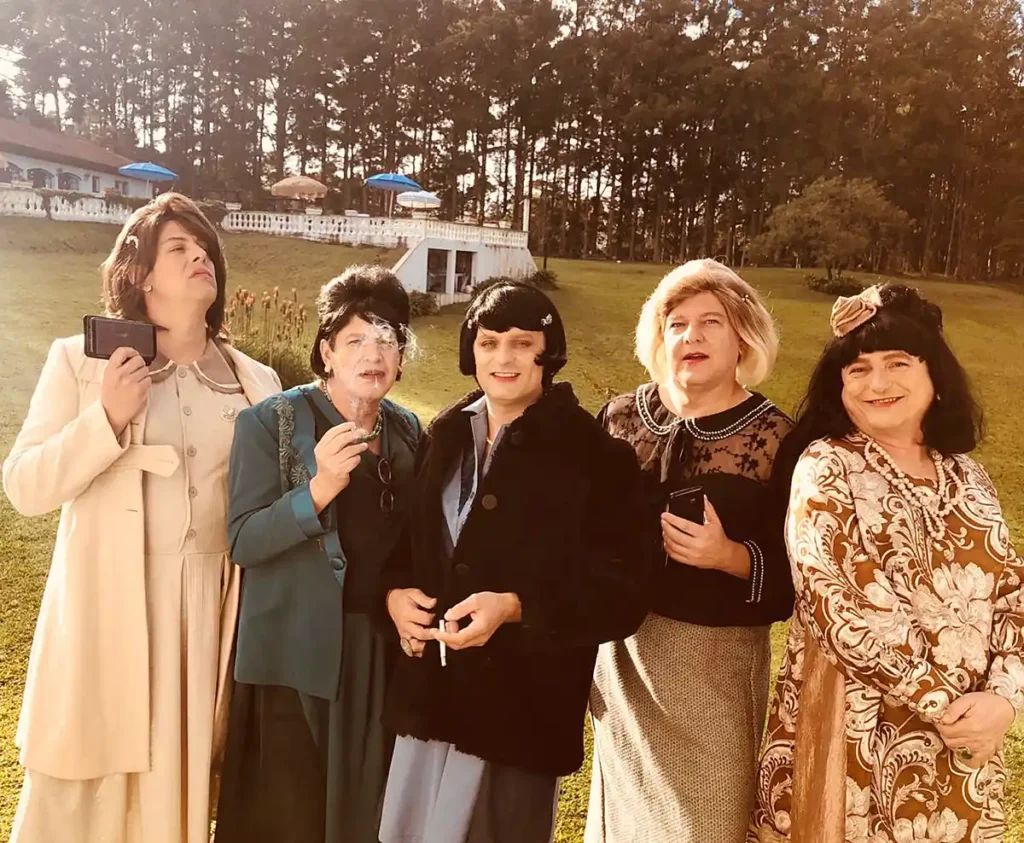 Filme "Casa Izabel" promove oficina de roteiro em Curitiba e debates sobre produção cinematográfica em Maringá Filme "Casa Izabel" promove oficina de roteiro em Curitiba e debates sobre produção cinematográfica em Maringá