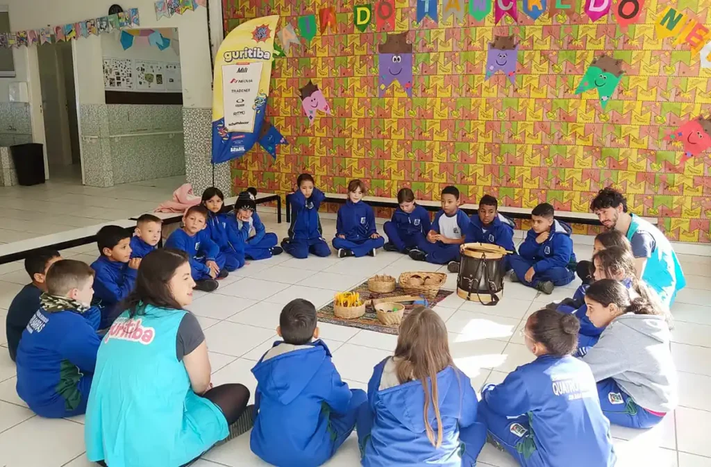 Programa Guritiba inicia suas ações levando atrações para as escolas de Quatro Barras Programa Guritiba inicia suas ações levando atrações para as escolas de Quatro Barras