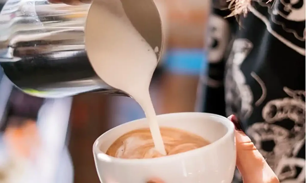 Leite: vilão ou mocinho? Nutricionista fala sobre mitos e verdades Leite: vilão ou mocinho? Nutricionista fala sobre mitos e verdades