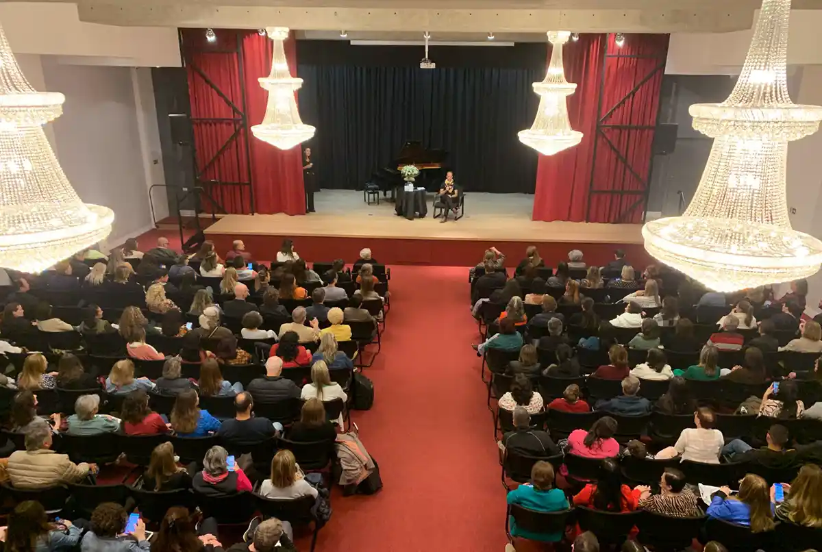 Auditório Regina Casillo se destaca na cena musical de Curitiba