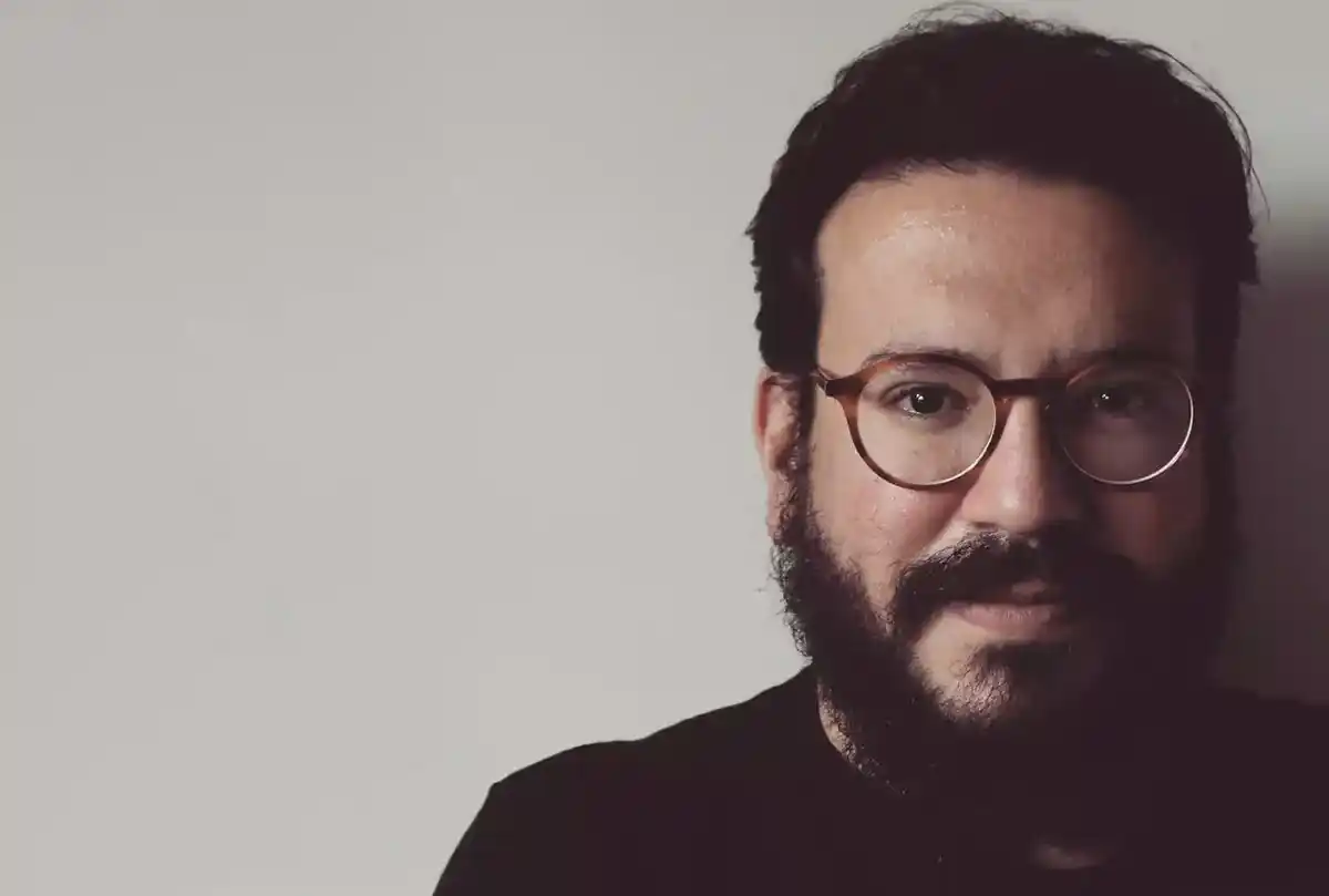 Escritor Alexandre Gil França ministra oficina de criação literária