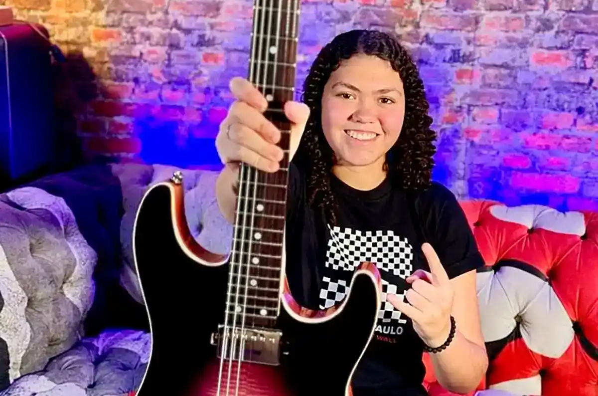 Gabi Anias, guitarrista de 18 anos, lança o projeto “Iconic Solos”
