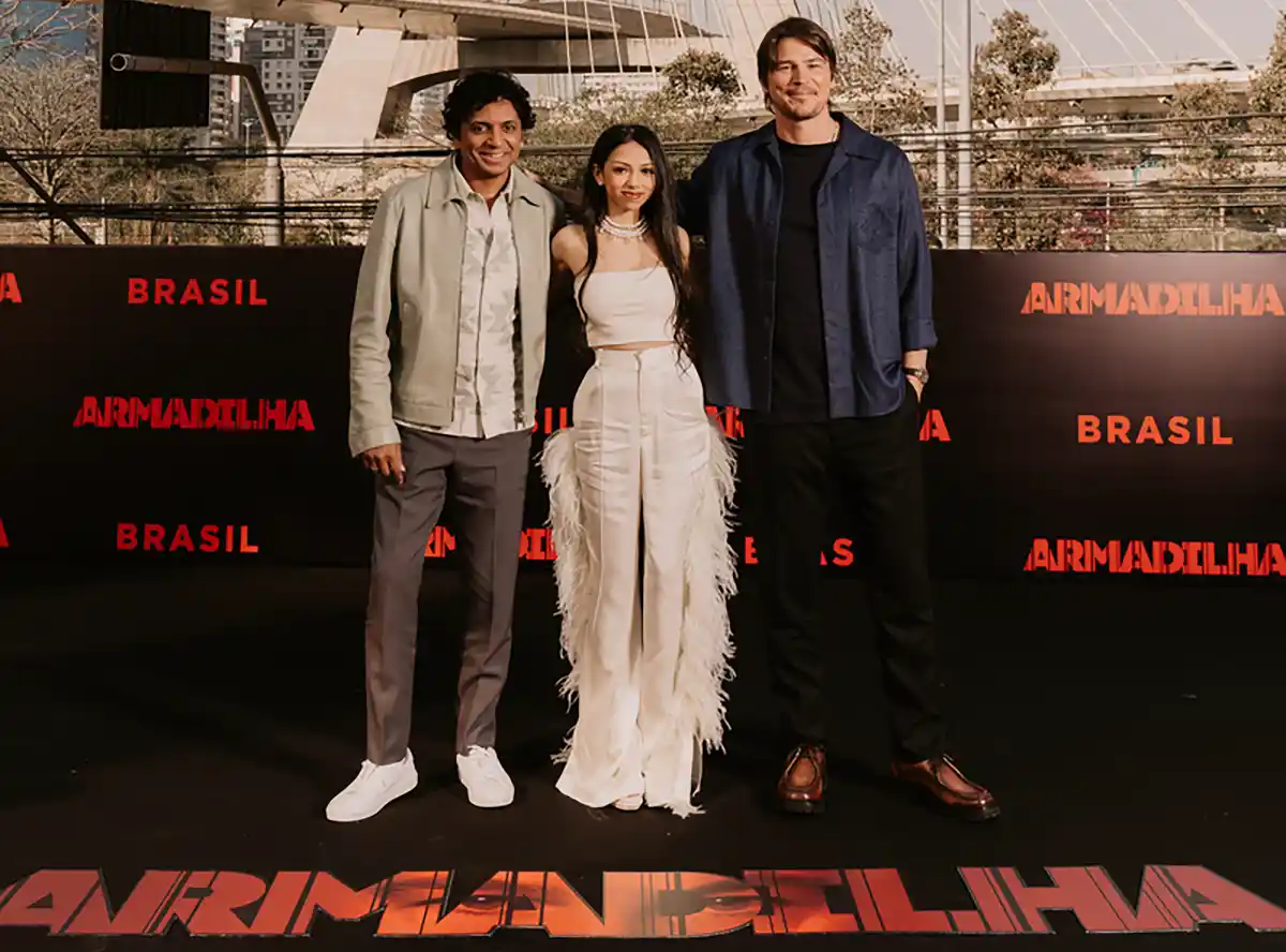 No Brasil: Josh Hartnett, M. Night Shyamalan e Saleka dão início a Tour Global de Armadilha, novo longa da Warner Bros