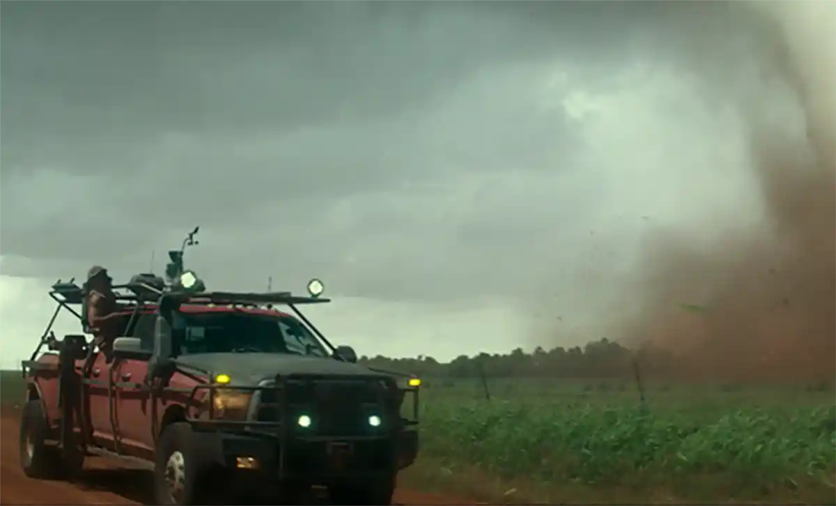 Daisy Edgar-Jones diz ter amado o roteiro de Twisters e classifica personagens e história como “fascinantes!”