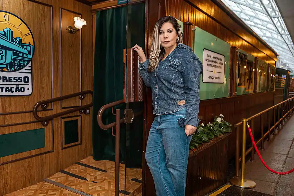 Marisol F. lança livros Caminho Caiçara e Maria Fumaça no Museu Ferroviário