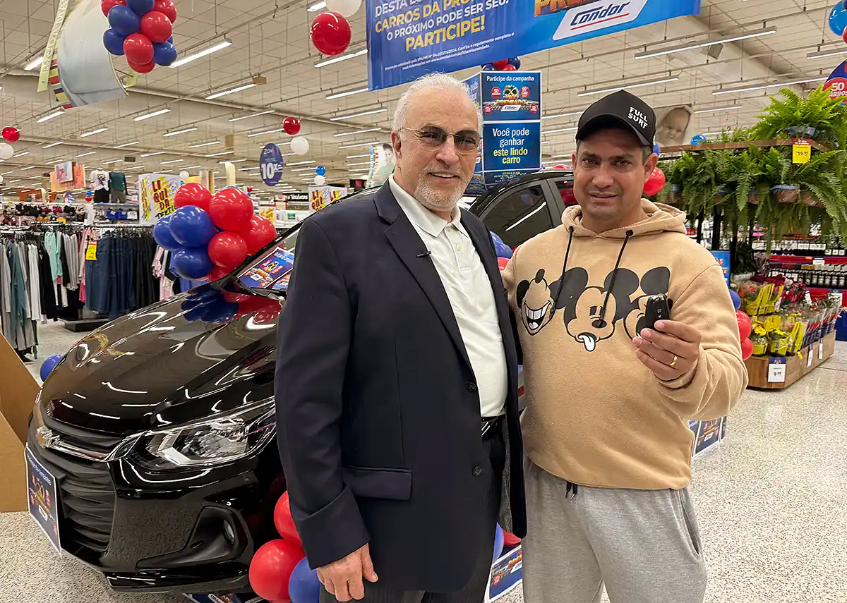 Motorista de caminhão do litoral ganha carro de sorteio do Condor