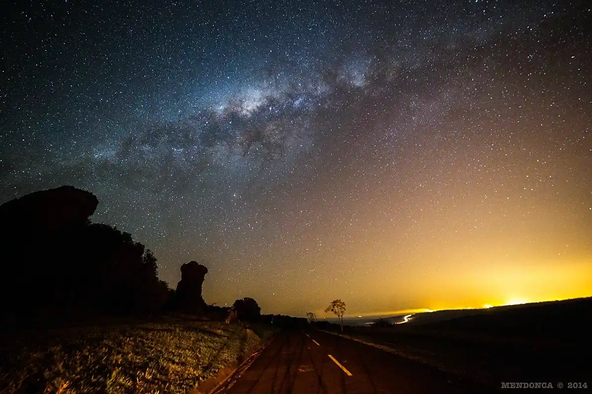 Caminhada Noturna no Parque Estadual de Vila Velha se une ao evento global da NASA Caminhada Noturna no Parque Estadual de Vila Velha se une ao evento global da NASA