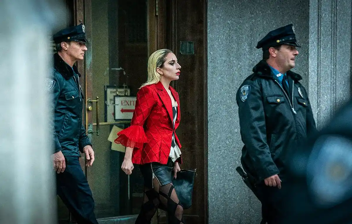 “Trabalhamos muito para trazer à tona a humanidade da personagem em meio a uma história tão brutal” afirma Lady Gaga sobre Lee em Coringa: Delírio a Dois
