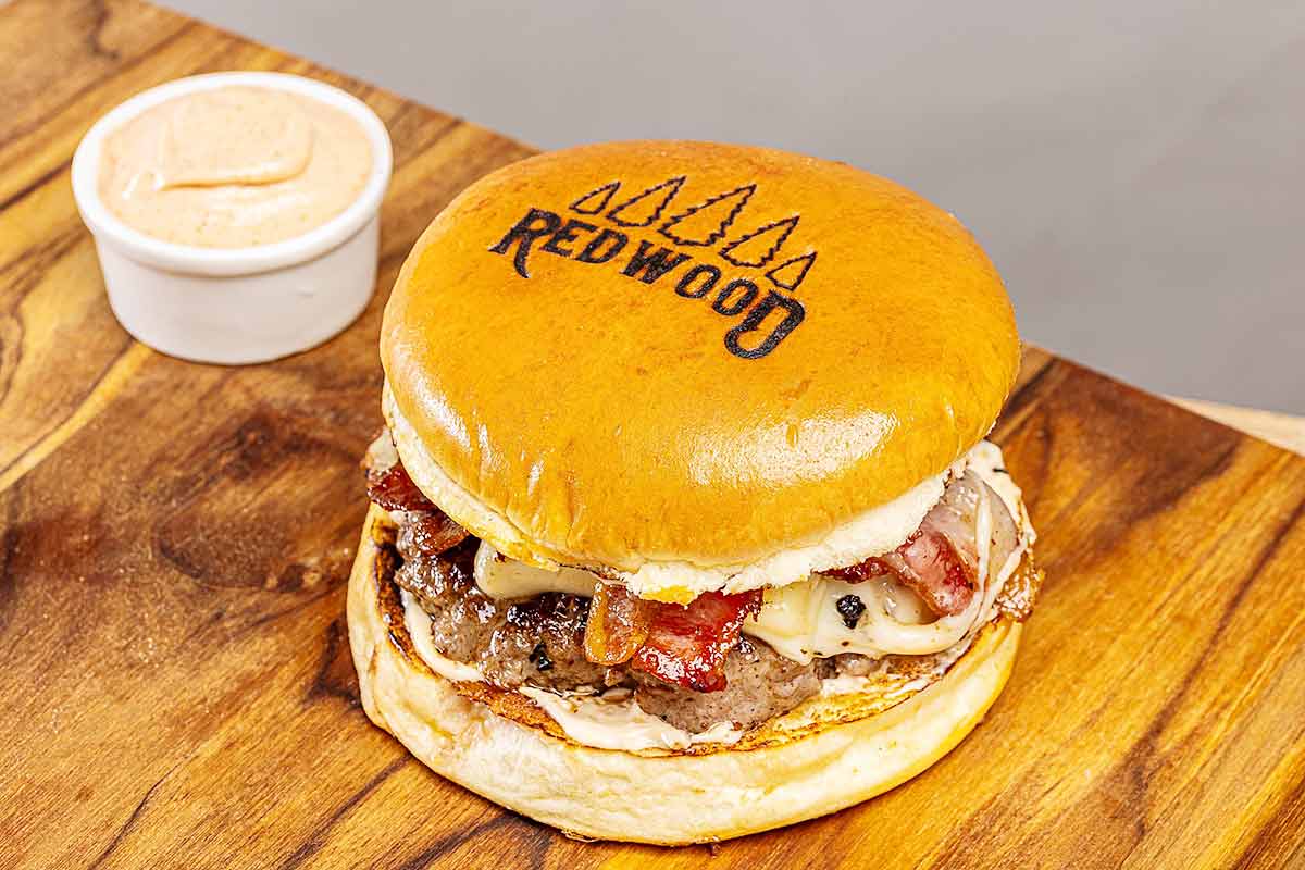 Redwood Burger & Grill traz nova experiência gastronômica ao Ecoville Redwood Burger & Grill traz nova experiência gastronômica ao Ecoville
