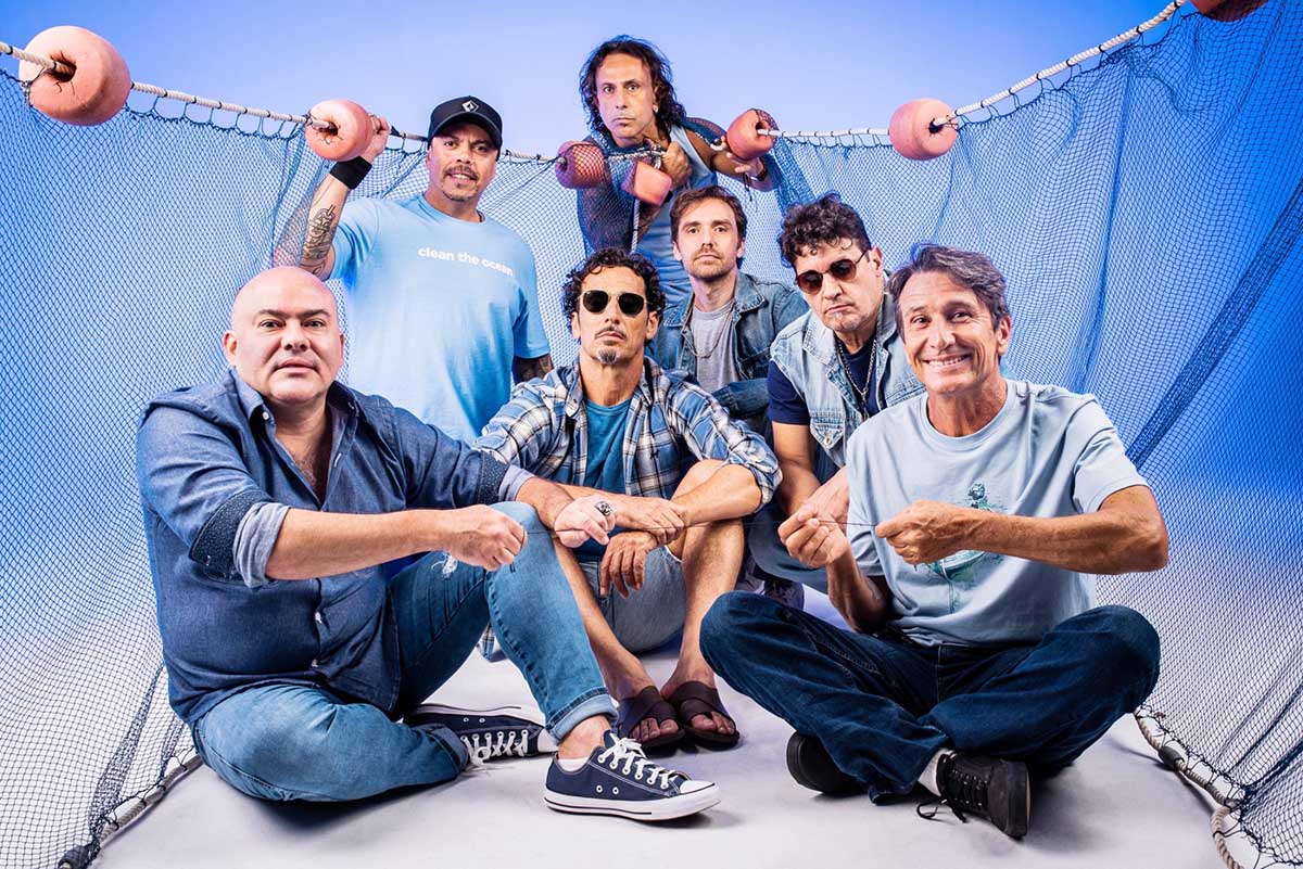 Inner Circle se prepara para voltar ao Brasil em abril e passa por Curitiba Inner Circle se prepara para voltar ao Brasil em abril e passa por Curitiba