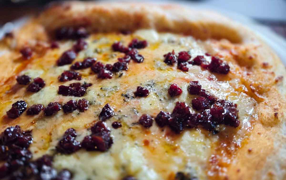 Semana de festa no Rock Me Mamma: Dia Mundial da Pizza e do Rock inspiram promoção imperdível no Bigorrilho Semana de festa no Rock Me Mamma: Dia Mundial da Pizza e do Rock inspiram promoção imperdível no Bigorrilho