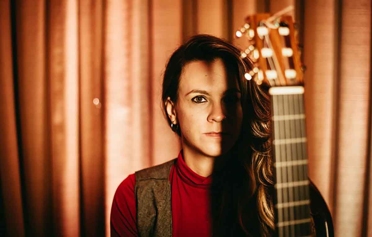 Jacque Falcheti sai em turnê pelo sul do Brasil