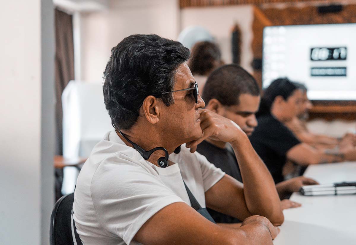 Projeto Ópera das Cores inicia imersão com pessoas com deficiência visual em Curitiba Projeto Ópera das Cores inicia imersão com pessoas com deficiência visual em Curitiba