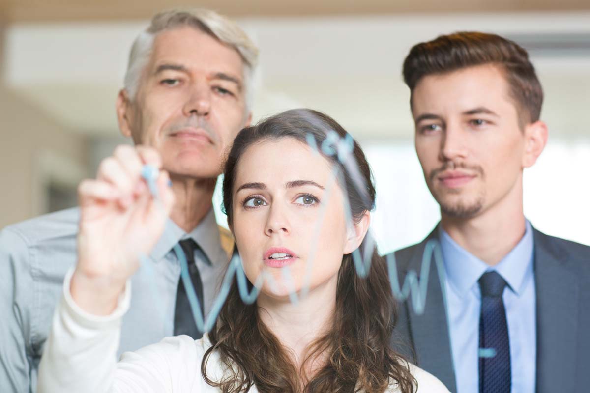 Jovens rejeitam chefia e desafiam modelo tradicional de liderança nas empresas