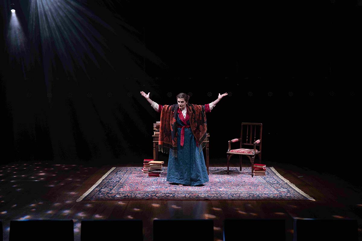 Depois do sucesso, espetáculo “Helena Blavatsky: A Voz do Silêncio” retorna a Curitiba em curta temporada Depois do sucesso, espetáculo “Helena Blavatsky: A Voz do Silêncio” retorna a Curitiba em curta temporada