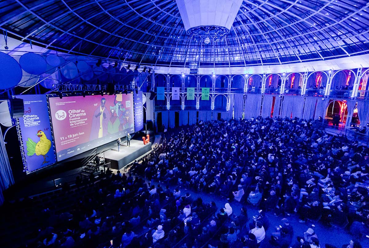 15º Olhar de Cinema começa nesta quinta com algumas sessões esgotadas e filme de abertura na Ópera de Arame 15º Olhar de Cinema começa nesta quinta com algumas sessões esgotadas e filme de abertura na Ópera de Arame