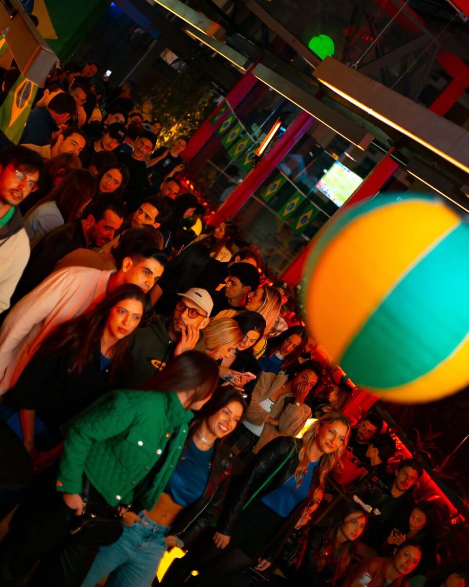 Rooftop em Curitiba entra no clima das oitavas de final com DJs e transmissão dos jogos Rooftop em Curitiba entra no clima das oitavas de final com DJs e transmissão dos jogos