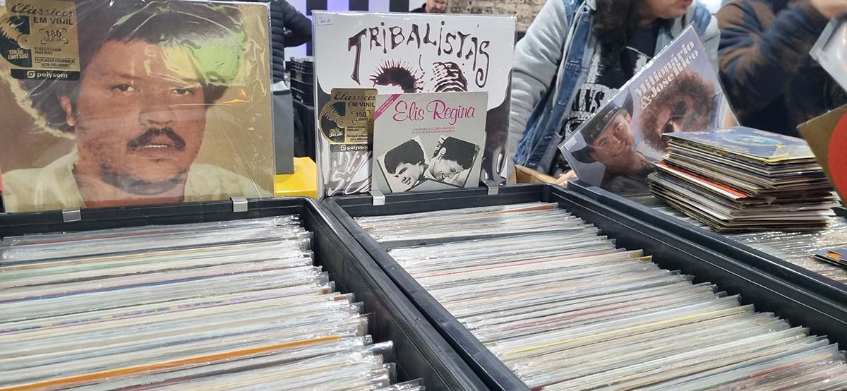 4ª feira CWB Vinil Project terá 8 mil discos de vinil à venda a partir de R$ 10 4ª feira CWB Vinil Project terá 8 mil discos de vinil à venda a partir de R$ 10