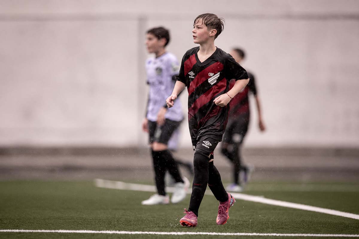 Yuri Fernandes Jora, curitibano de 12 anos, desponta como uma das grandes promessas do futebol