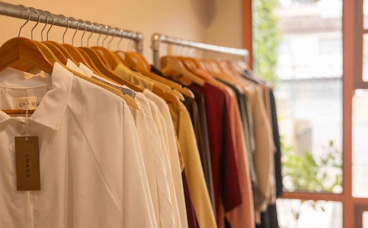 Ofício da avó costureira inspira criação de marca slow fashion em Curitiba Ofício da avó costureira inspira criação de marca slow fashion em Curitiba