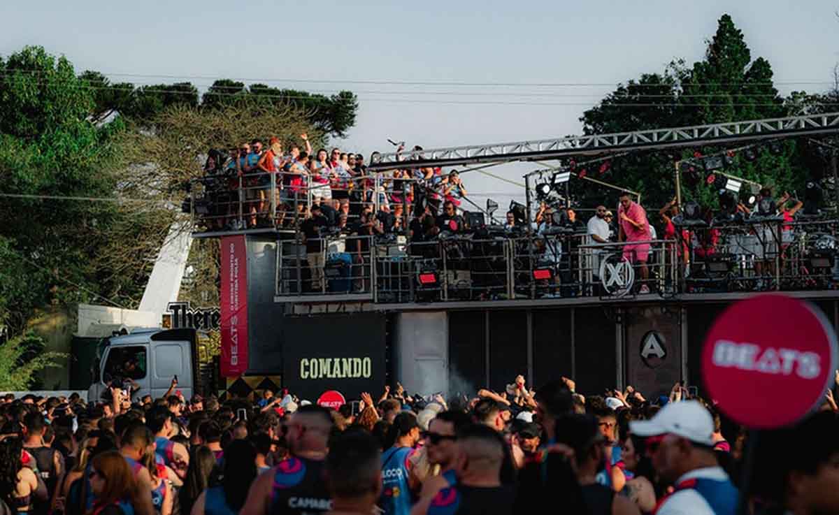 Curitiba Folia leva trio elétrico e grandes nomes do axé à Pedreira Paulo Leminski Curitiba Folia leva trio elétrico e grandes nomes do axé à Pedreira Paulo Leminski