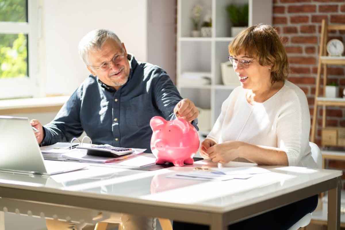 A empresa começa na mesa de casa: descontrole financeiro doméstico pode custar caro nos negócios A empresa começa na mesa de casa: descontrole financeiro doméstico pode custar caro nos negócios