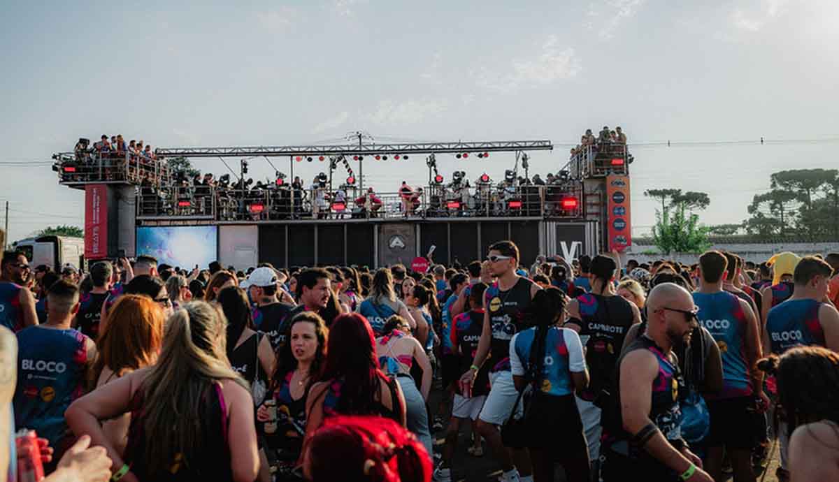 Curitiba Folia promete esquentar Curitiba com axé, trio elétrico e mais de dez horas de festa em dezembro